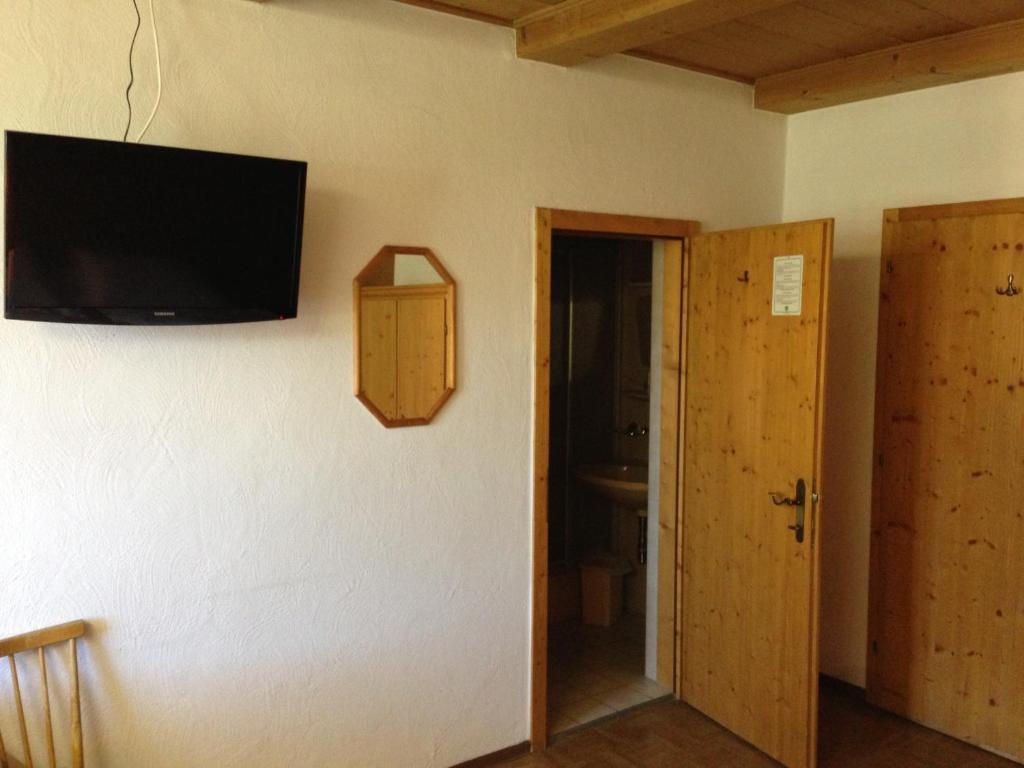 Gasthaus Sonne Tarrenz Værelse billede