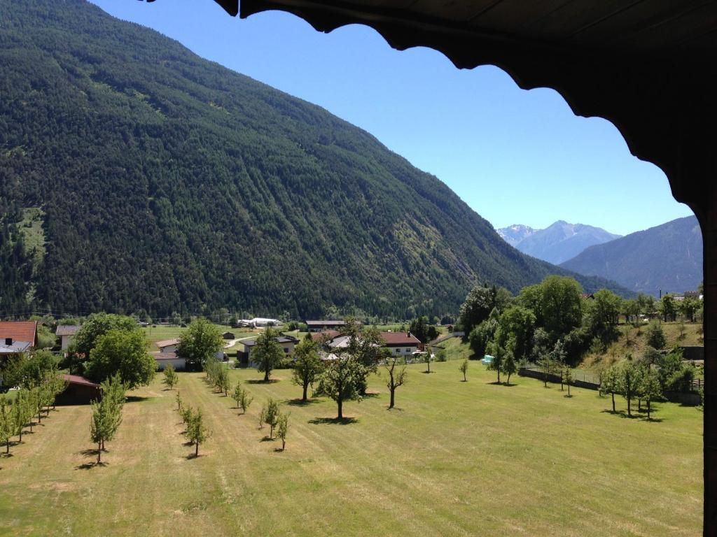 Gasthaus Sonne Tarrenz Værelse billede