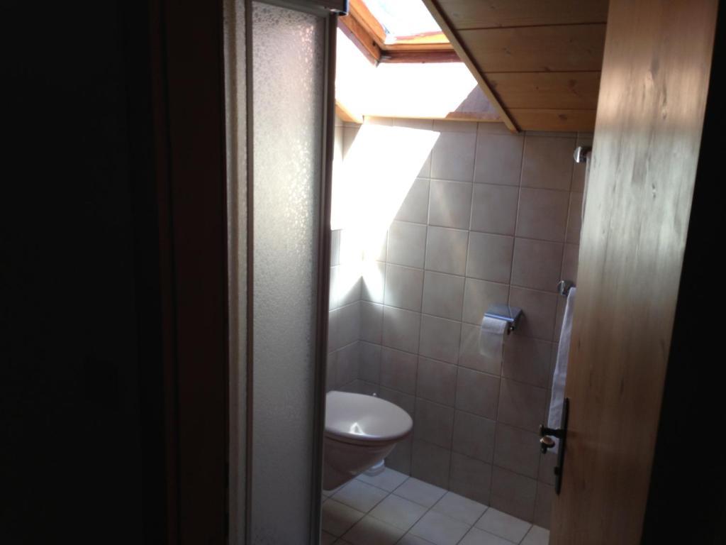 Gasthaus Sonne Tarrenz Værelse billede