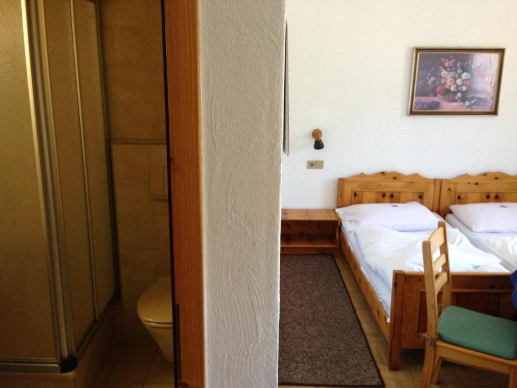 Gasthaus Sonne Tarrenz Værelse billede