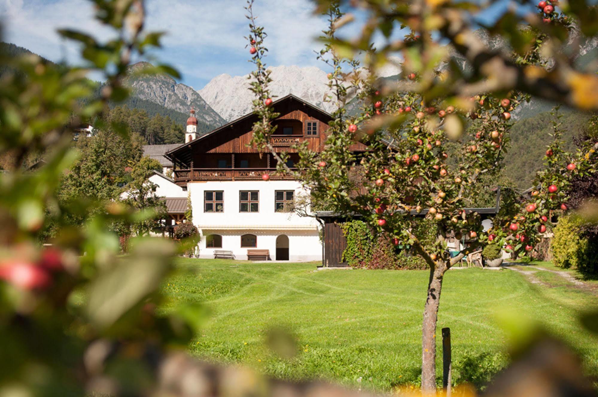 Gasthaus Sonne Tarrenz Eksteriør billede