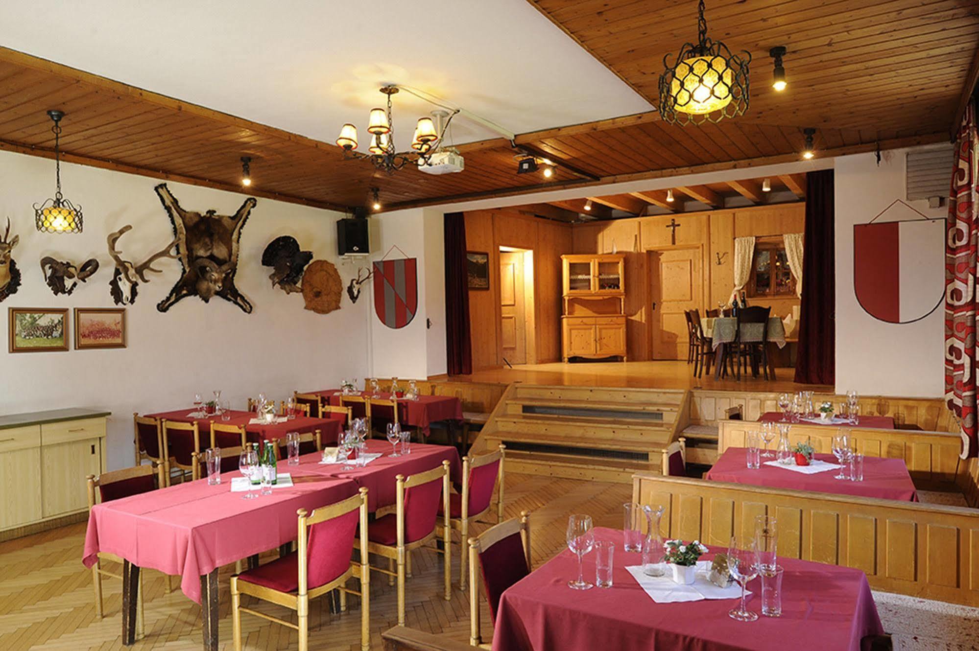 Gasthaus Sonne Tarrenz Eksteriør billede