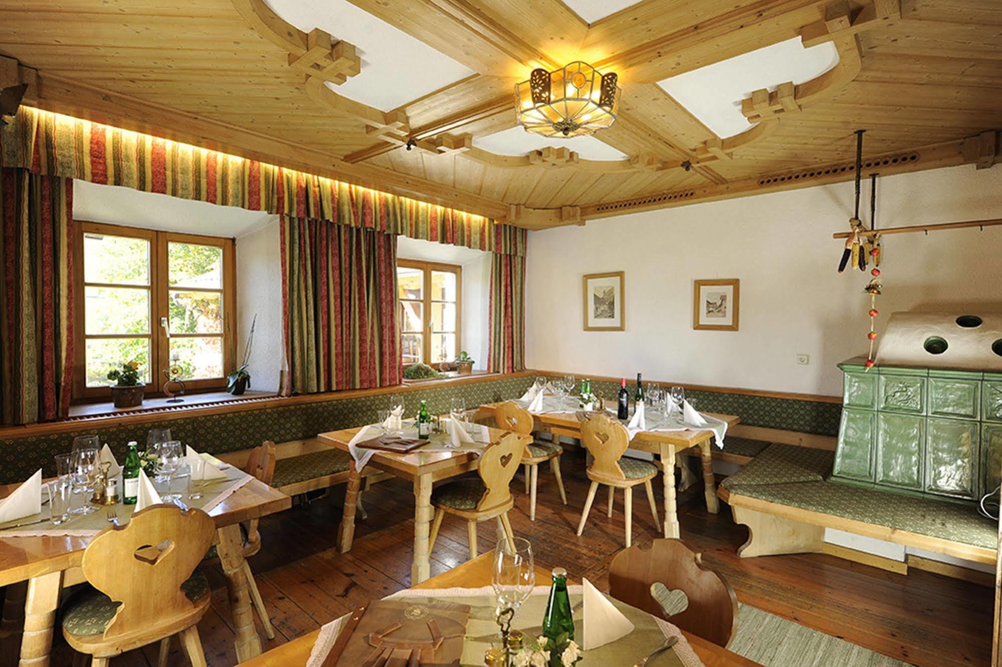 Gasthaus Sonne Tarrenz Eksteriør billede