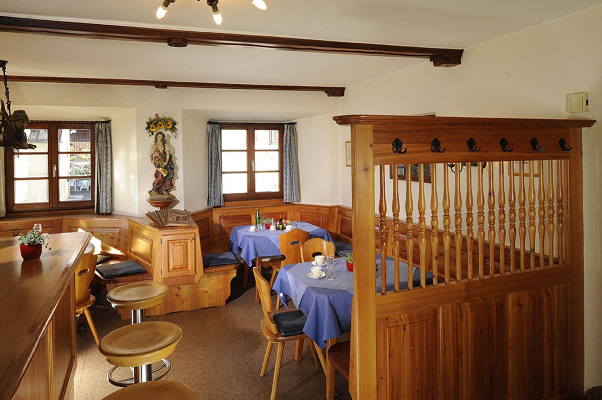 Gasthaus Sonne Tarrenz Eksteriør billede