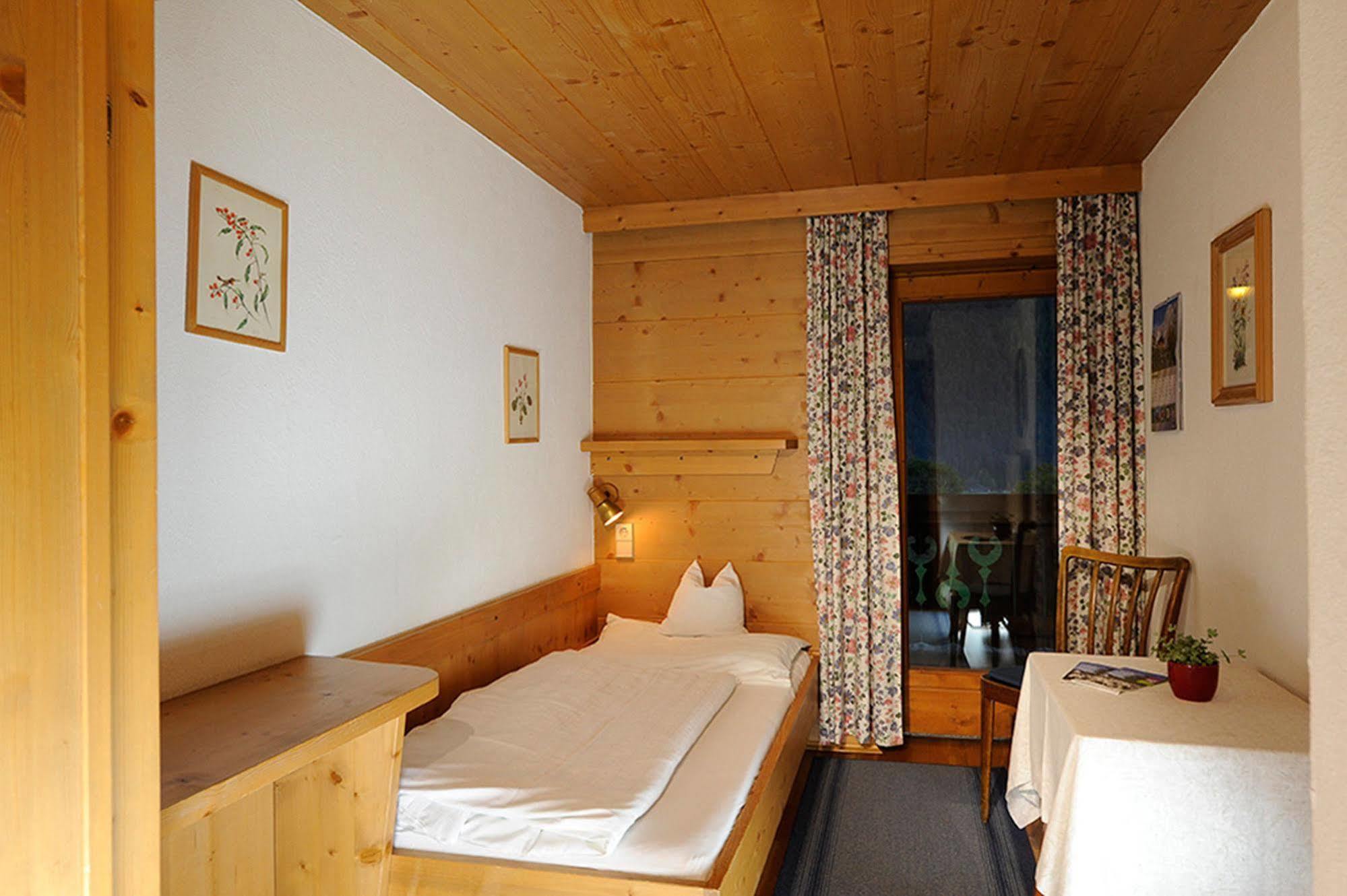 Gasthaus Sonne Tarrenz Eksteriør billede