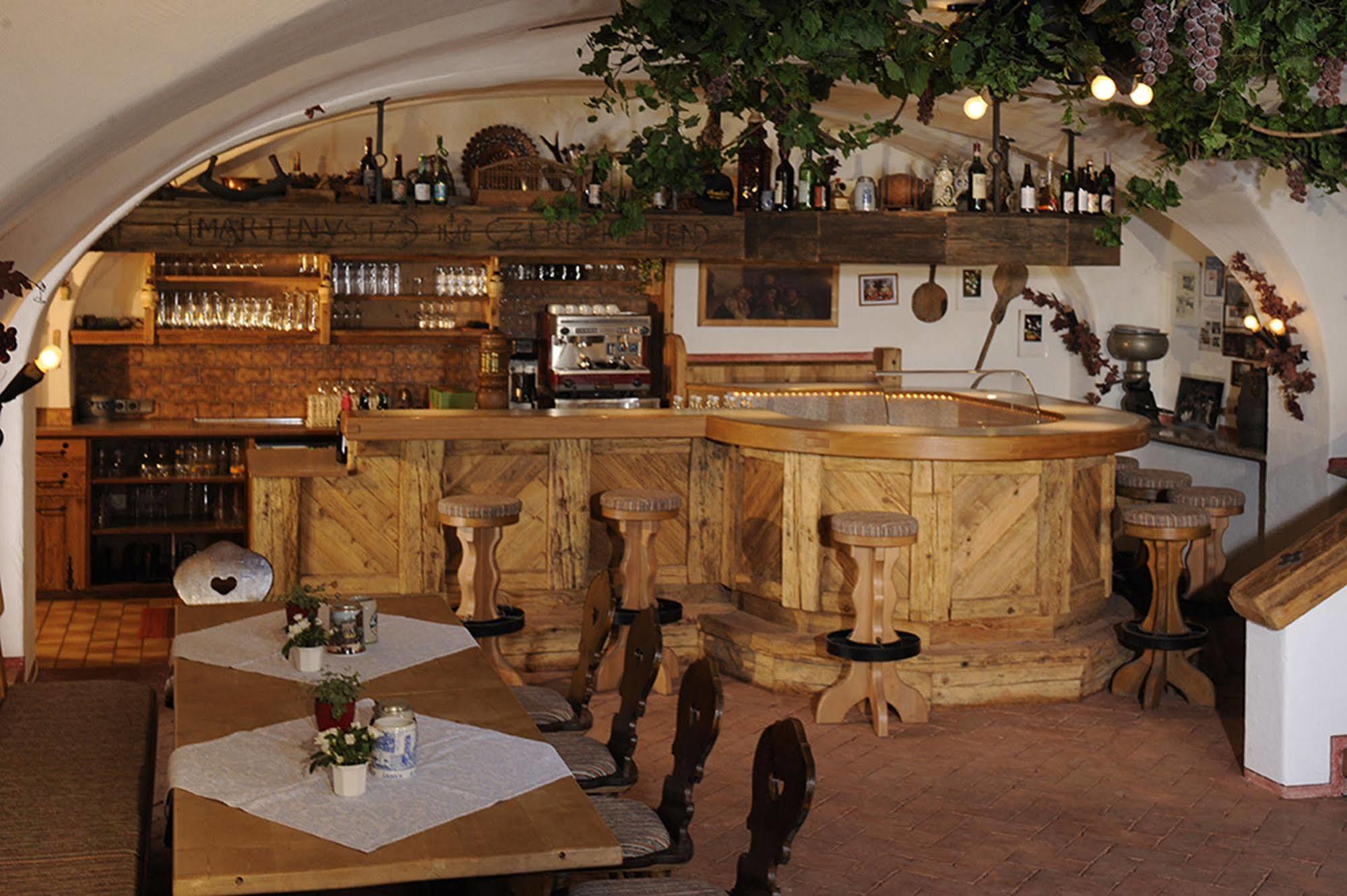 Gasthaus Sonne Tarrenz Eksteriør billede